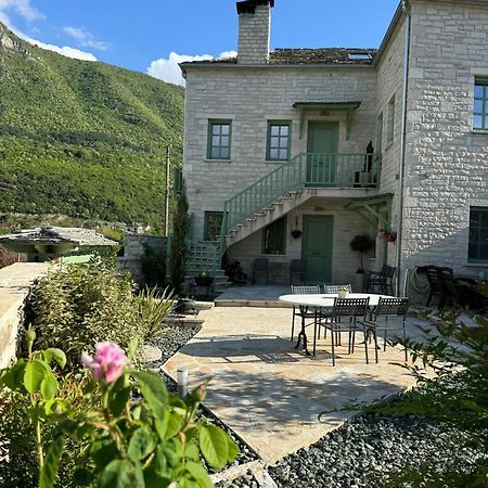 Appartement Aristi Boutique Stonehouse With Attic Extérieur photo