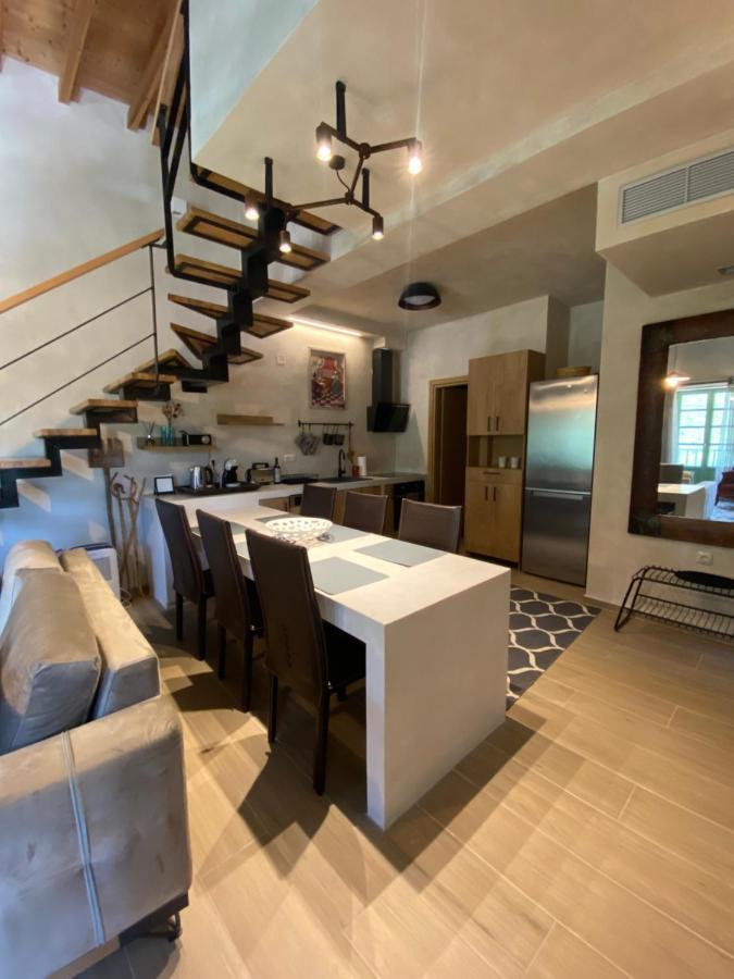 Appartement Aristi Boutique Stonehouse With Attic Extérieur photo