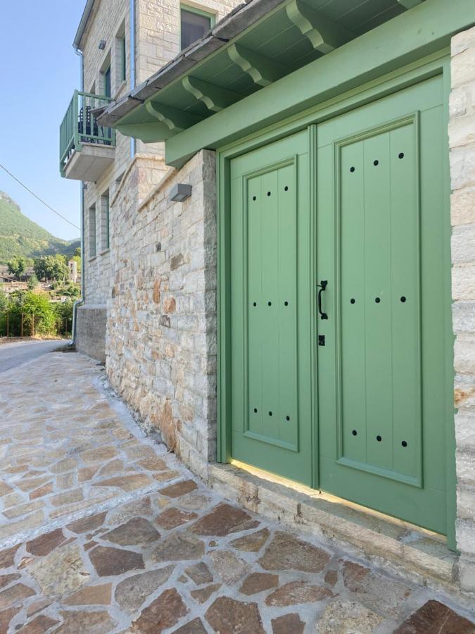 Appartement Aristi Boutique Stonehouse With Attic Extérieur photo