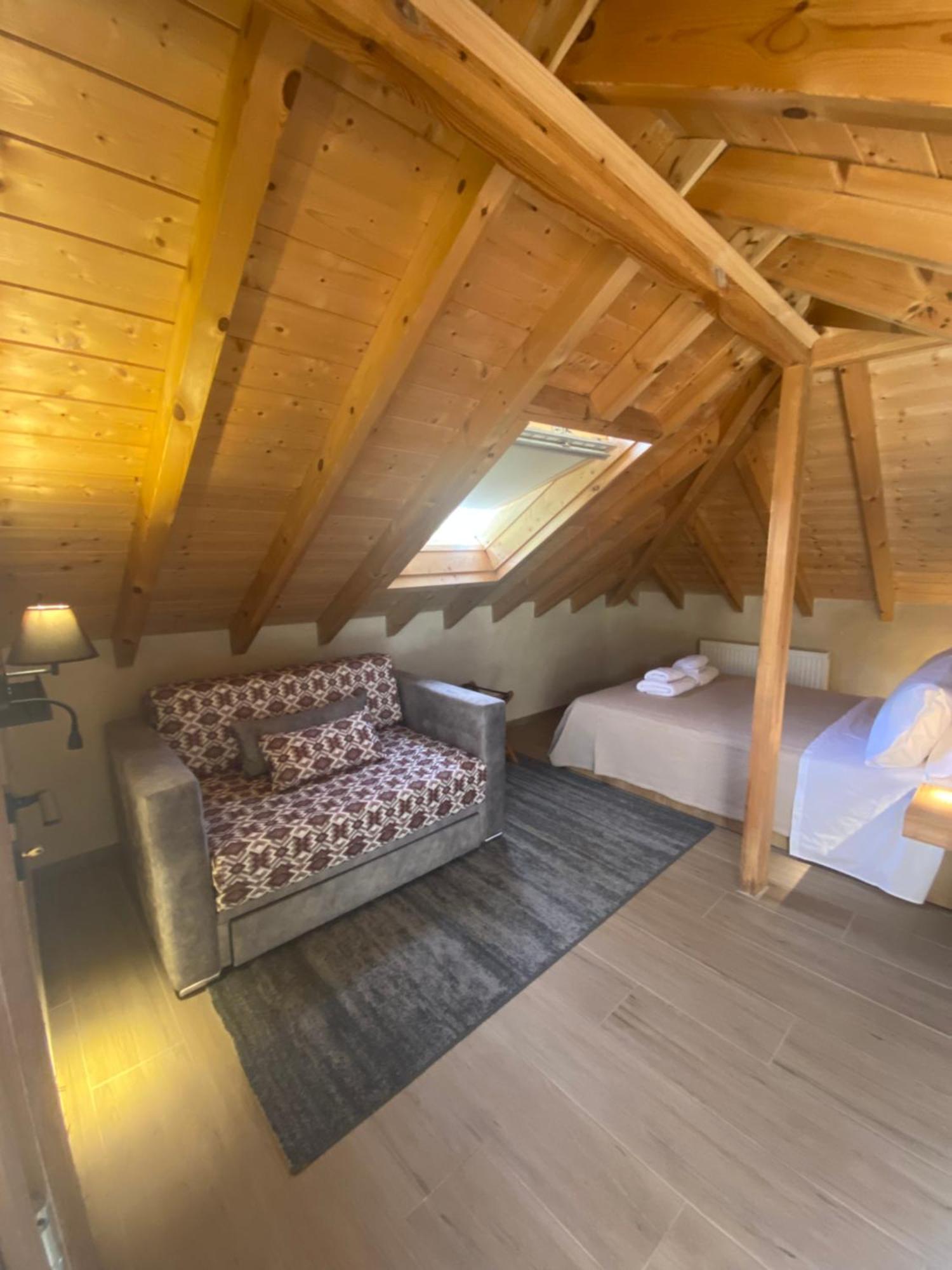 Appartement Aristi Boutique Stonehouse With Attic Extérieur photo