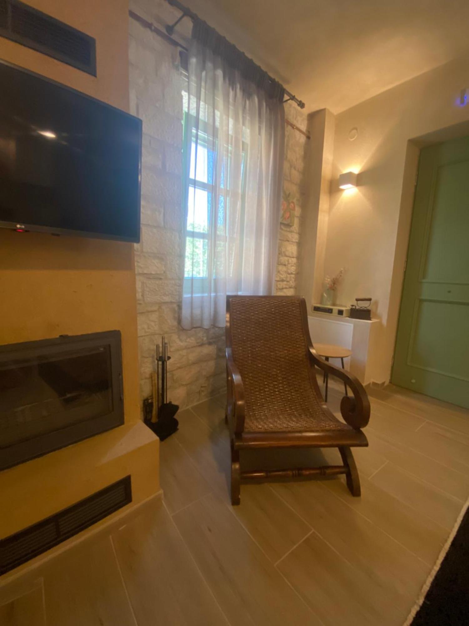 Appartement Aristi Boutique Stonehouse With Attic Extérieur photo