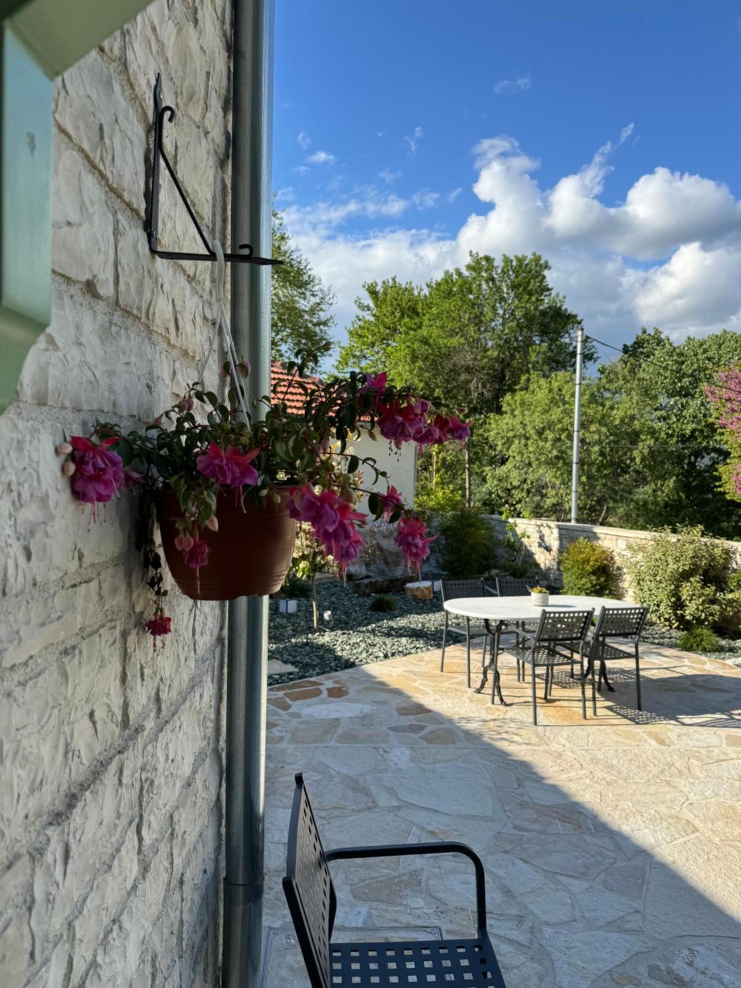 Appartement Aristi Boutique Stonehouse With Attic Extérieur photo