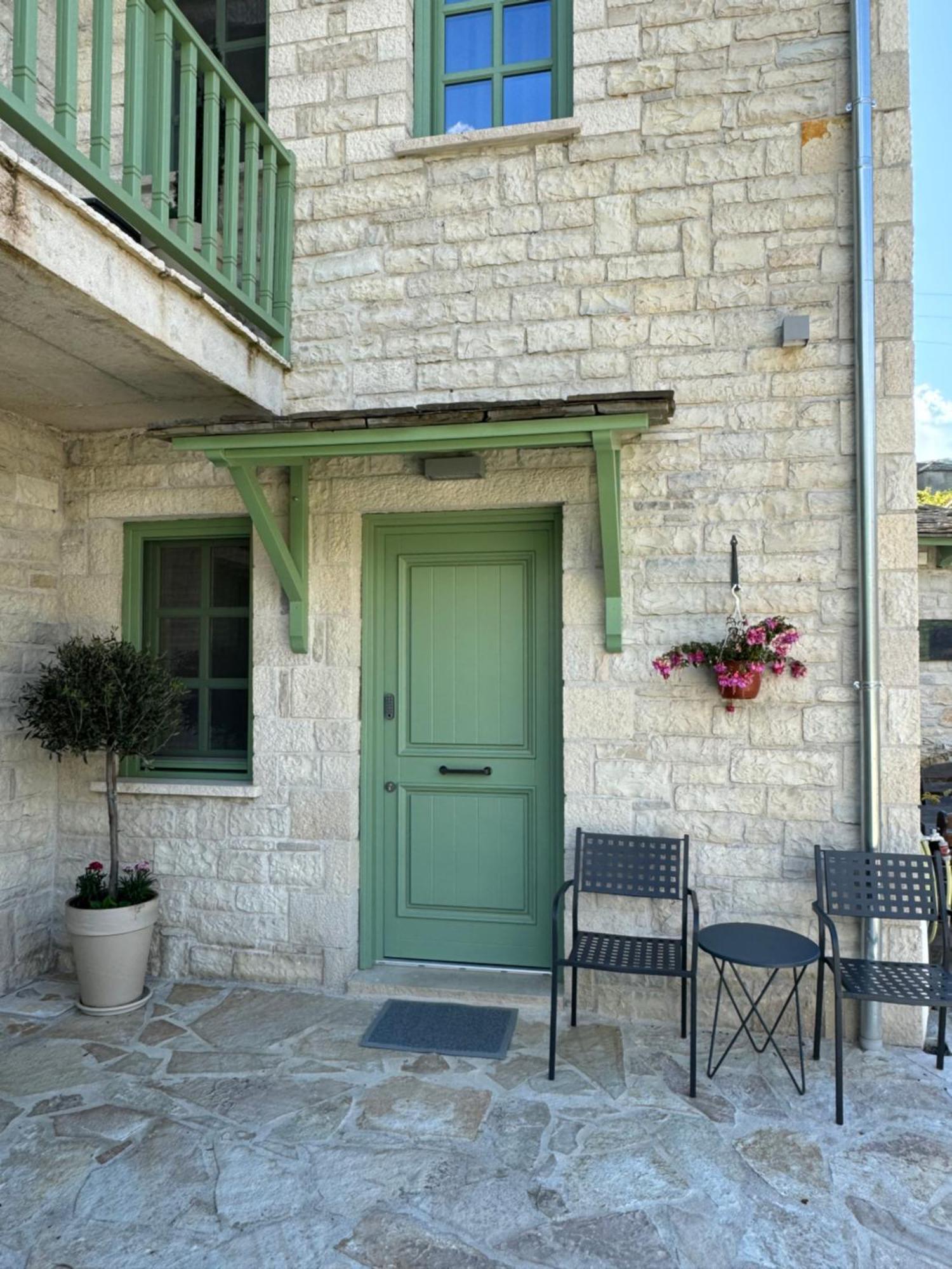 Appartement Aristi Boutique Stonehouse With Attic Extérieur photo