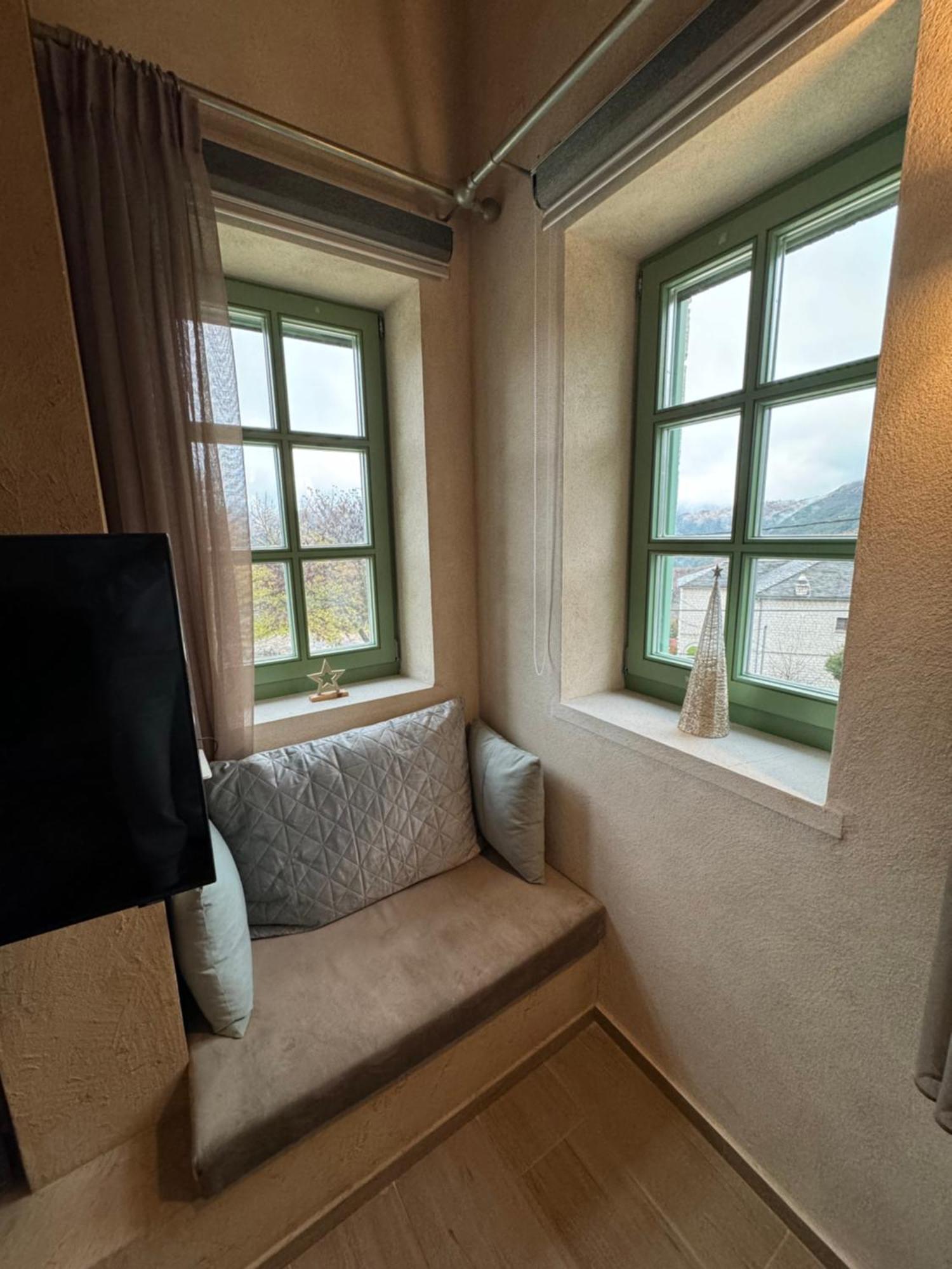Appartement Aristi Boutique Stonehouse With Attic Extérieur photo