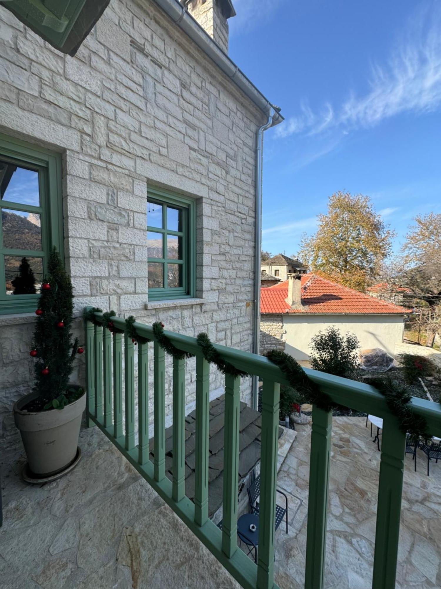 Appartement Aristi Boutique Stonehouse With Attic Extérieur photo